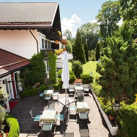 Hotel Edelweiss Garni 4*