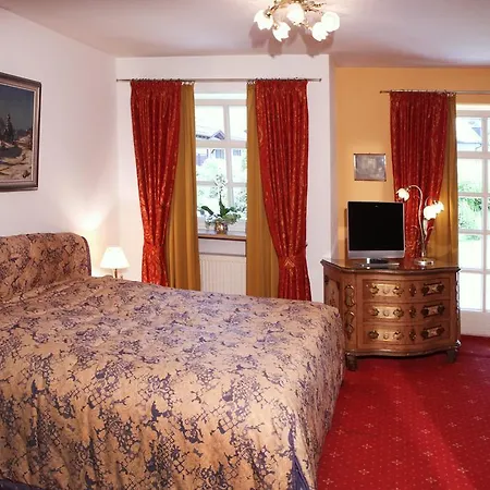 Edelweiss Garni Hotel 4*