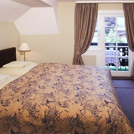 호텔 Edelweiss Garni 4*