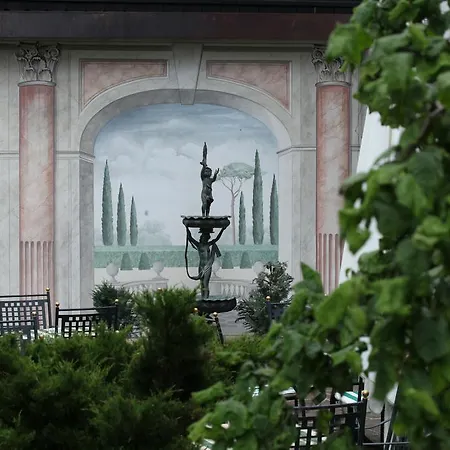 Hotel Edelweiss Garni 4*