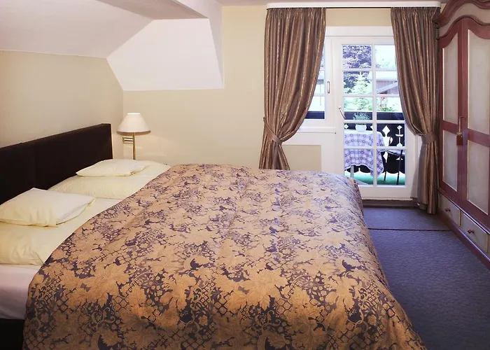 Hotel Edelweiss Garni 4*