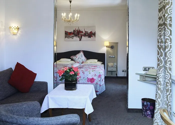 Hotel Edelweiss Garni 4*